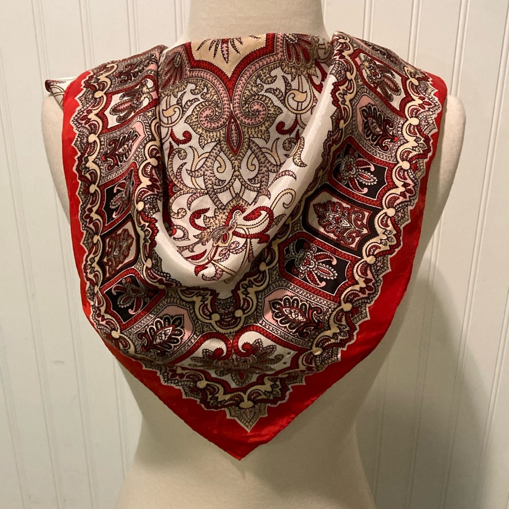 Paoli Scarf